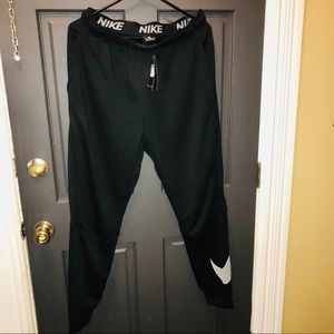 Nike Standard Fit Training Pants
